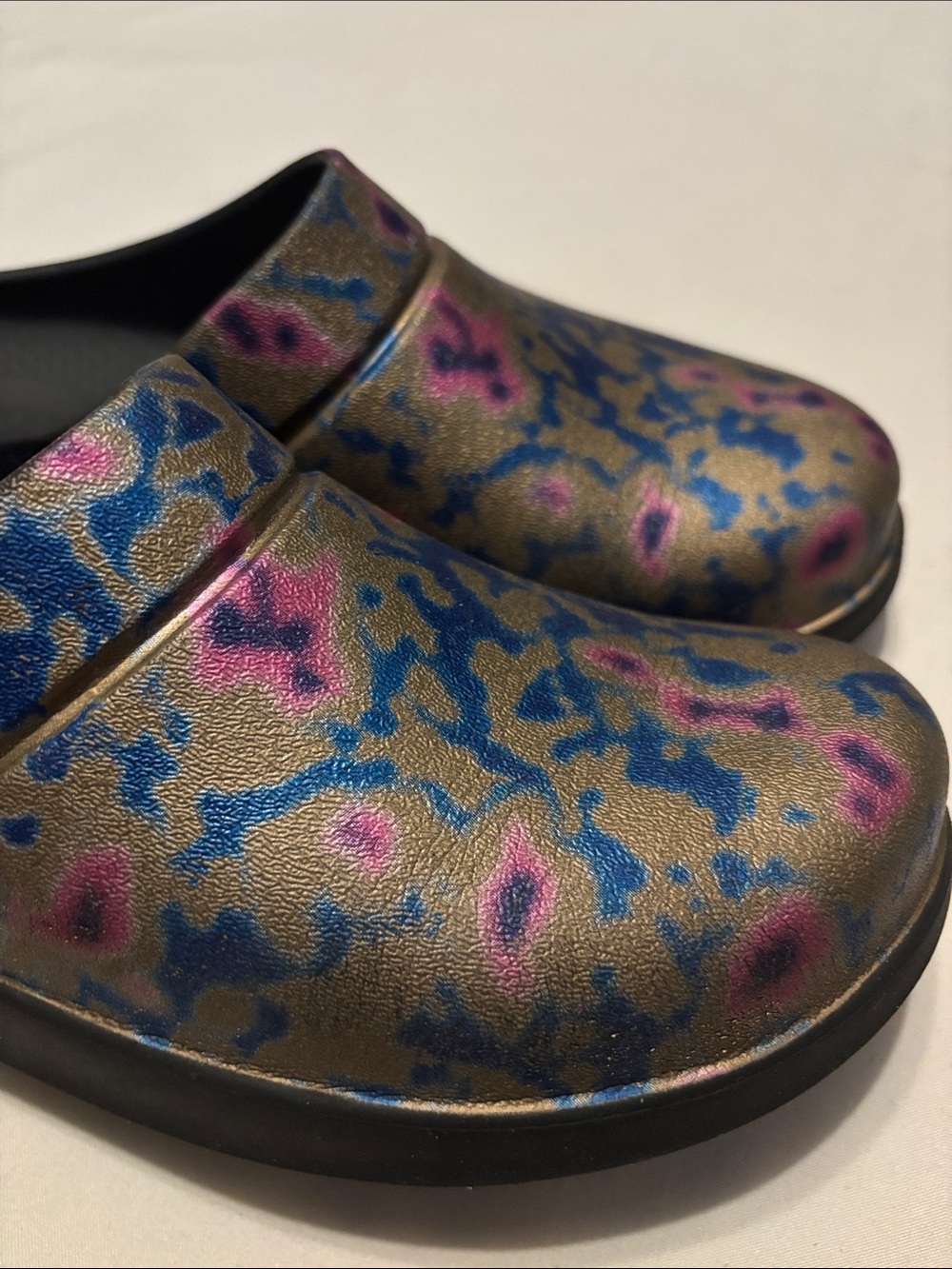 OOFOS OOCloog Kaleidoscope Multicolor Clogs Size 8 - Picture 5 of 6